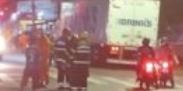 Pedestre é hospitalizado após levar choque em fio de poste derrubado na Avenida Timbiras