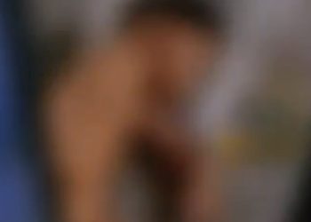 Vídeo: polícia procura pais de bebê abandonado entre fezes no Amazonas 