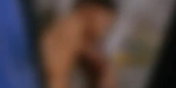 Vídeo: polícia procura pais de bebê abandonado entre fezes no Amazonas