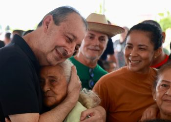 Omar Aziz lidera disputa para governo do Amazonas, aponta nova pesquisa Census