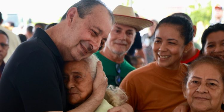 Omar Aziz lidera disputa para governo do Amazonas, aponta nova pesquisa Census