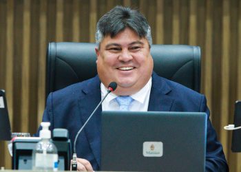 Presidente David Reis anuncia data de pagamento da segunda parcela do 13º e do abono natalino aos servidores da CMM