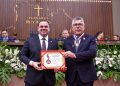 Sob comando do presidente Roberto Cidade, 26 personalidades recebem a Medalha da Ordem do Mérito Legislativo na Aleam