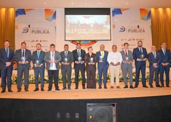 Presidente David Reis participa de solenidade do TCE-AM que oficializa entrega do Selo Prata à CMM