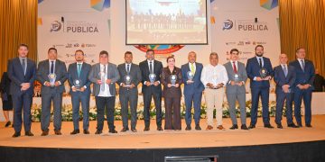 Presidente David Reis participa de solenidade do TCE-AM que oficializa entrega do Selo Prata à CMM