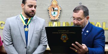 CMM homenageia secretário de Segurança Pública Municipal, Alberto Siqueira Neto