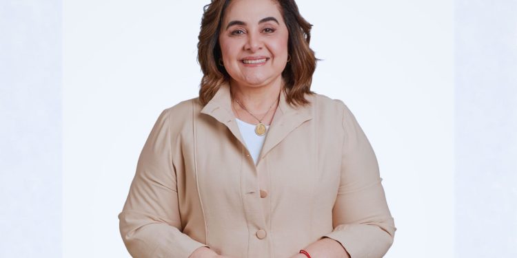 Pesquisa Perspectiva: Professora Maria do Carmo mostra força em Manaus, ultrapassando o atual prefeito, e cresce no interior