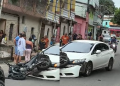 Vídeo: Motociclista fica em estado gr@v3 após dar de frente com carro no bairro São José