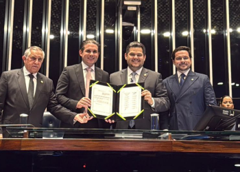 PEC 169 é promulgada no Senado e garante vitória histórica aos professores brasileiros