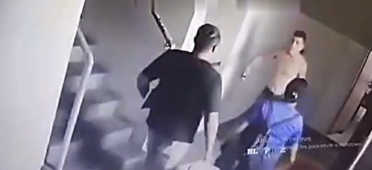Vídeo: morador ameaça de m0rte os vizinhos dentro de residencial em Manaus