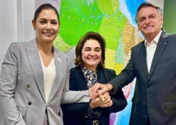 Indicada por Bolsonaro ao Governo do Amazonas, Professora Maria do Carmo comemora sucesso de cirurgia do ex-presidente