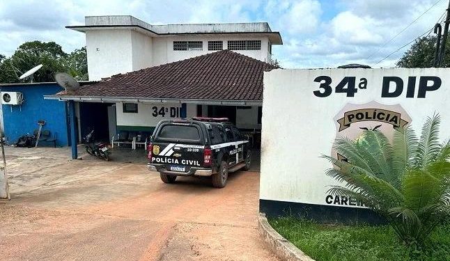 Mãe deixava filhas de 7, 10 e 12 anos se pr0stituind0 no Careiro e vai pr3sa