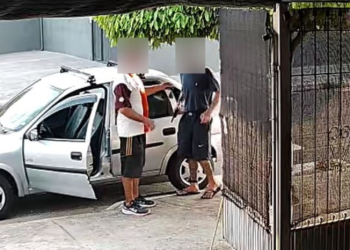 Vídeo: Com tornozeleira e beneficiado pela saída temporária de Natal, condenado s3questra homem