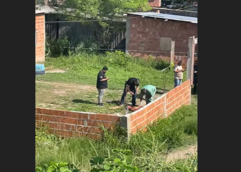 Veja: Homem é encontrado m0rt0 após tentativa de fuga em área residencial no Novo Aleixo