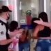 Vídeo: “garanhão devorador” pega p0rrada da esposa e das amantes na porta do banco