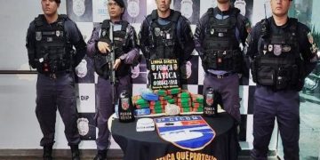 Força Tática encontra tonel cheio de mac0nha em Manaus, mas blindad0s fogem