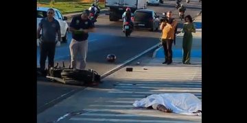 Vídeo: homem perde controle da moto e m0rre na Avenida das Torres