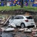 Muro da Ambev desaba em cima de carro durante chuva em Manaus
