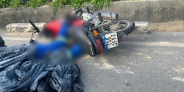 Agora: Motociclista m0rr3 com a cabeç@ e$magada na rotatória da ‘Bola da Samsung’