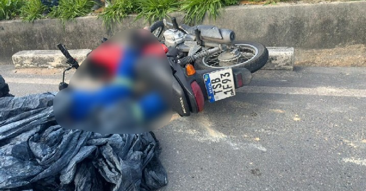 Agora: Motociclista m0rr3 com a cabeç@ e$magada na rotatória da ‘Bola da Samsung’