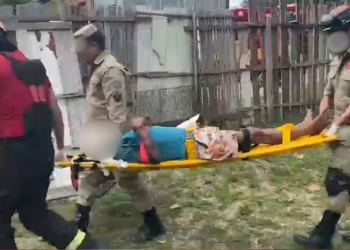 Homem é pr3s0 após d3scer a p@ulad@ e t1j0lada em suposto ladrã0 de casa em Itacoatiara