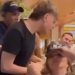 Vídeo: amante leva “escovada” dos filhos e da esposa do Ricardão dentro do shopping