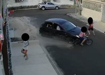 Vídeo: Na Zona Norte, condutor atr0p3la menino em bicicleta enquanto aprendia a dirigir carro