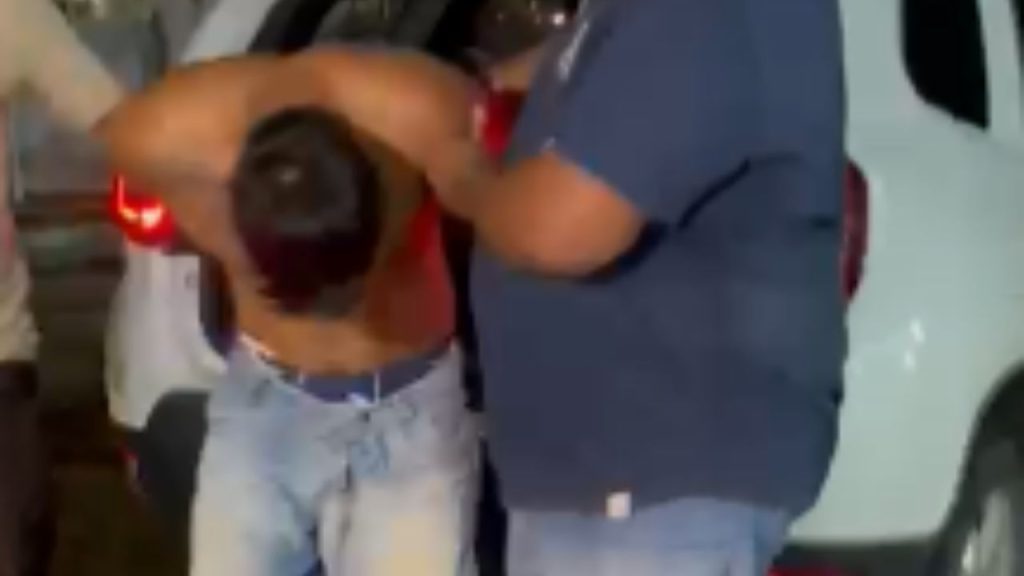 Após 18 anos foragido, homem é preso por m4t4r jovem no Carnaval em Manaus