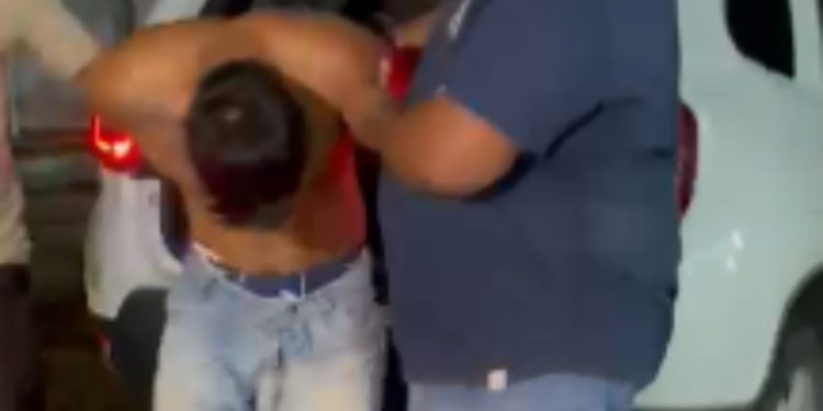 Após 18 anos foragido, homem é preso por m4t4r jovem no Carnaval em Manaus