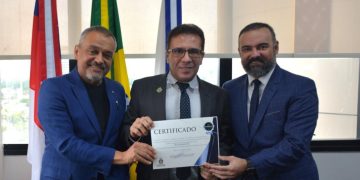 UEA recebe selo “Diamante” do TJAM