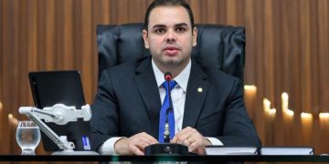 Presidente Roberto Cidade quer passe livre para estudantes da rede pública em dias de provas no Amazonas