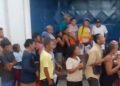 Vídeo: Entrega de cestas natalinas provoca tumulto e polícia é acionada em Maués