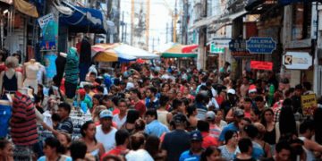 Confira o que abre e fecha no comércio de Manaus na véspera e no Natal