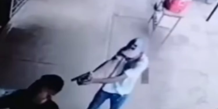 Vídeo: brasileiro membro do CV do Acre é morto por r0ubar 150 Kg de dr0ga do CV no Peru