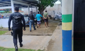 Juiz autoriza transferência de presos após plano de fuga ser descoberto em delegacia do AM