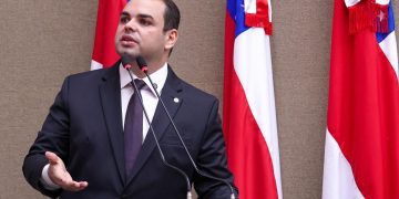 Atento ao orçamento das famílias, Roberto Cidade propõe proteção contra práticas financeiras abusivas