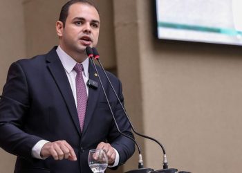 Roberto Cidade reforça lei que protege crianças da exposição digital, diante dos protestos por mudanças em jogo online