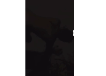 Vídeo: ‘Engatinhando’ e sem roupas, homem é visto falando de ‘Maria Eduarda’ em rua de Manaus