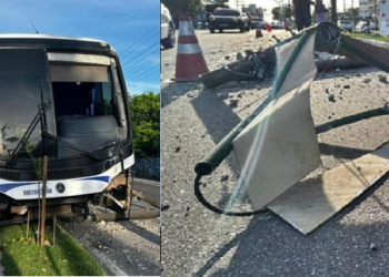 Motorista cochila ao volante e com o ônibus derruba poste na Ponta Negra