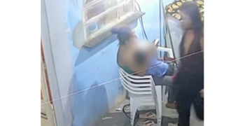 Vídeo: Mulher com o filho no colo é m0rta pela própria companheira dentro de casa