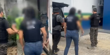 Após e$tuprar filha da namorada, homem envia fotos íntimas para vít1ma em Manaus