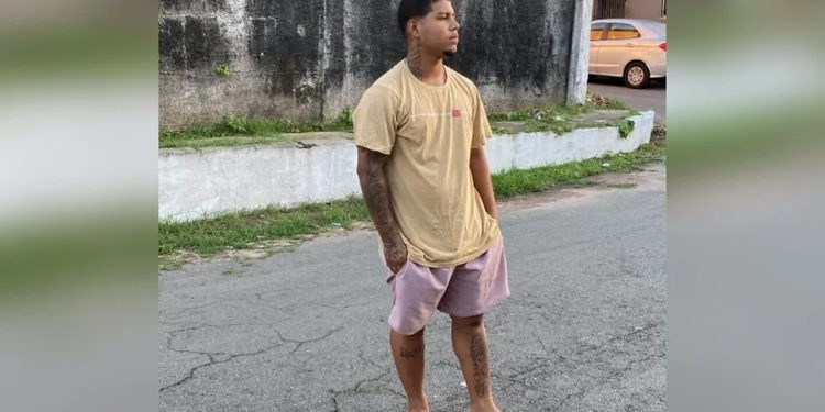 Jovem leva p3dr@das até m0rr3r no primeiro dia de trabalho como entregador de pizza