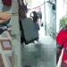 Vídeo: Idoso de 83 anos é e$pancad0 por homem em frente à sua casa na Zona Leste de Manaus