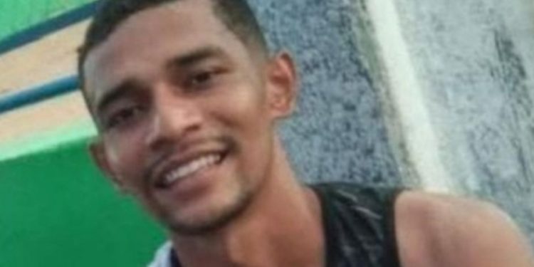 Conhecido como ‘Jacaré’, motociclista m0rr3 após bater em roda de caminhão em Manaus