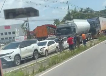 Vídeo: engavetamento na Torquato Tapajós expõe incapacidade dos motoristas em Manaus