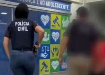 Sabendo dos abus0s da filha de 8 anos, mãe é pr3sa por ser omissa ao permitir e$tupr0 do marido em Manaus