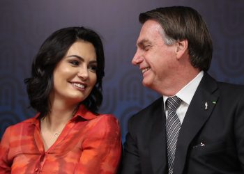 Michelle diz que Bolsonaro caiu e bateu a cabeça na cela: ‘Meu amor não está bem’