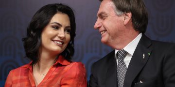 Michelle diz que Bolsonaro caiu e bateu a cabeça na cela: ‘Meu amor não está bem’