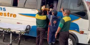 Colisã0 entre ônibus deixa cerca de 10 ferid0s no Distrito Industrial; veja