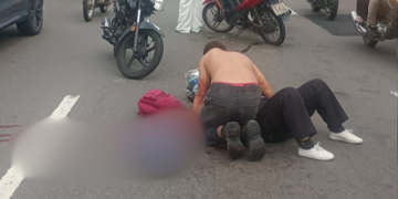 Pneu fura repentinamente e duas pessoas ficam f3ridas após qu3da da moto em Manaus